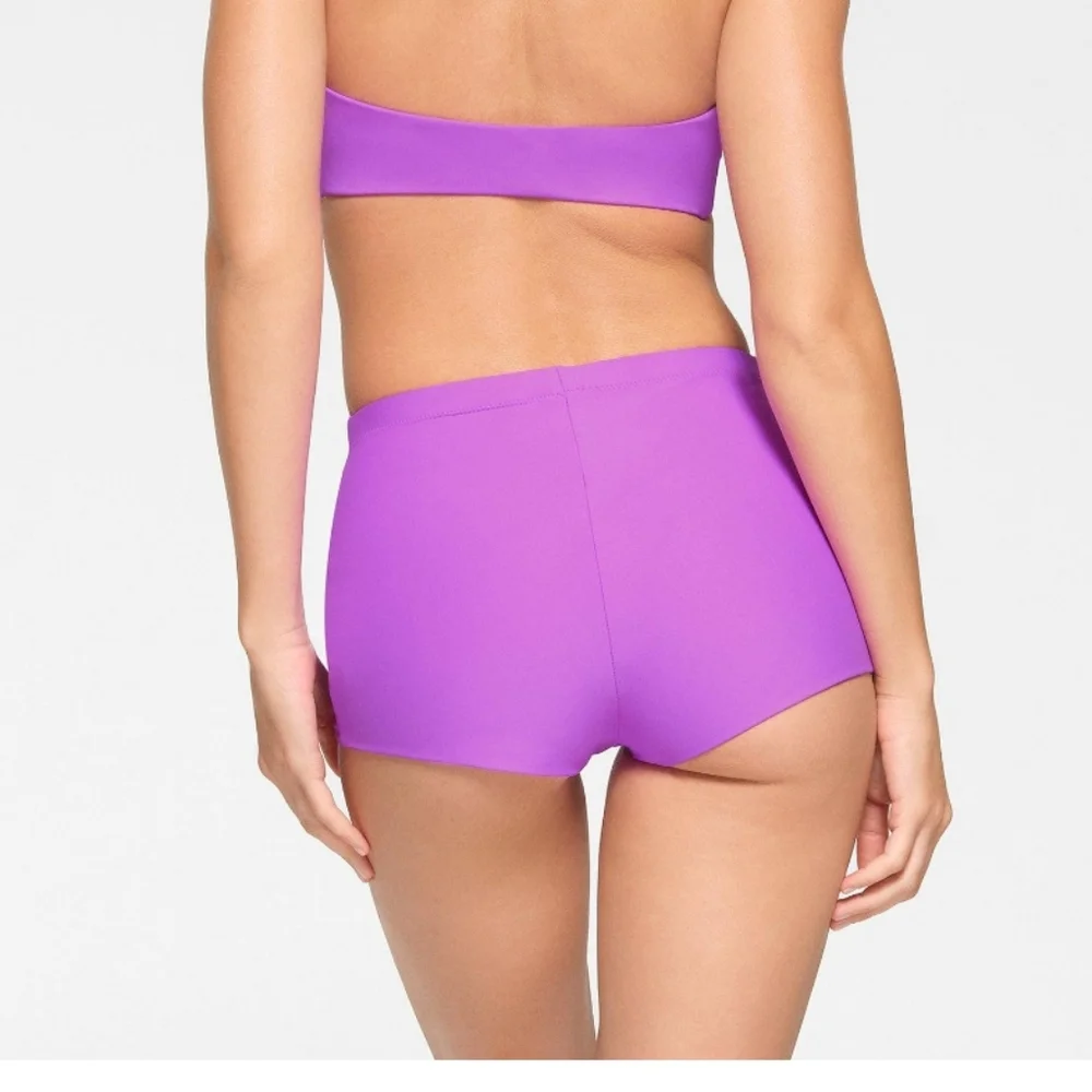 NWT Skims Recycled Swim Cut Out  Mid-Waist Boyshort Swim Short Violet 4X